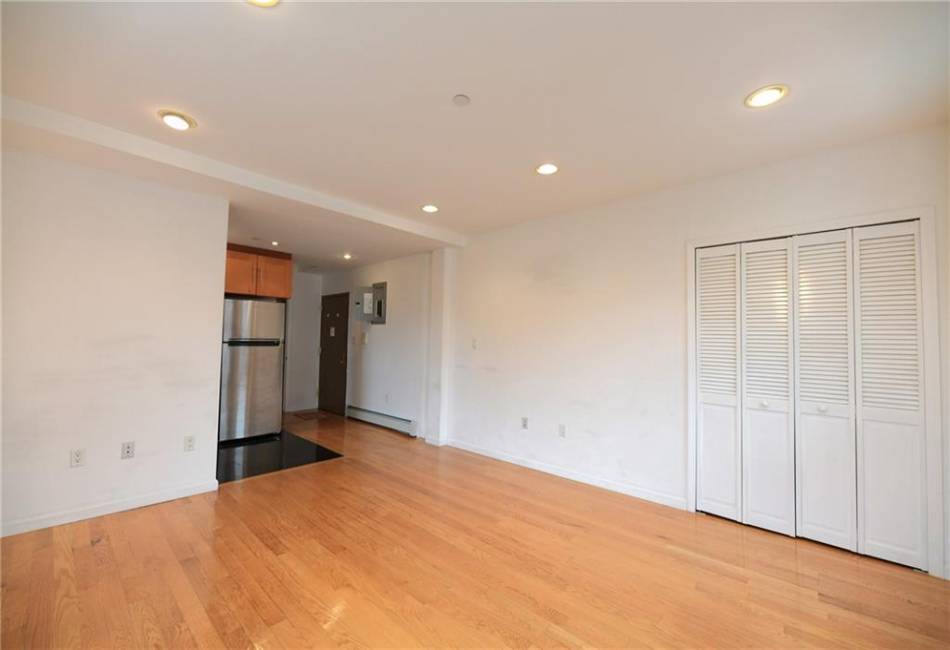 69 Bay 20th Street, Brooklyn, New York 11214, 2 Bedrooms Bedrooms, ,2 BathroomsBathrooms,Residential,For Sale,Bay 20th,492482
