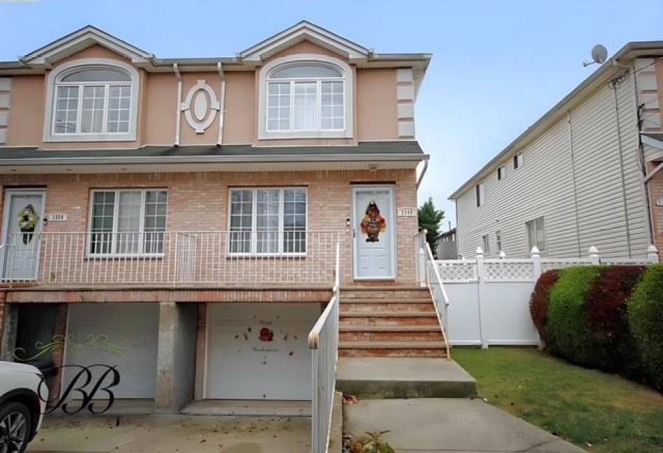 1348 69th Street, Brooklyn, New York 11234, 3 Bedrooms Bedrooms, ,4 BathroomsBathrooms,Residential,For Sale,69th,492489