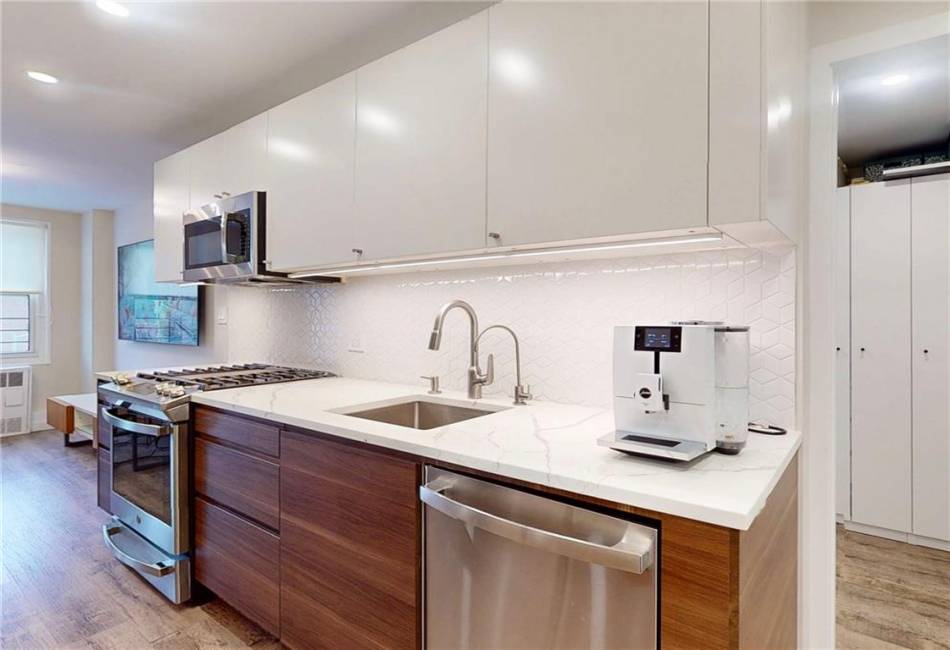 1311 Brightwater Avenue, Brooklyn, New York 11235, 2 Bedrooms Bedrooms, ,2 BathroomsBathrooms,Residential,For Sale,Brightwater,492494