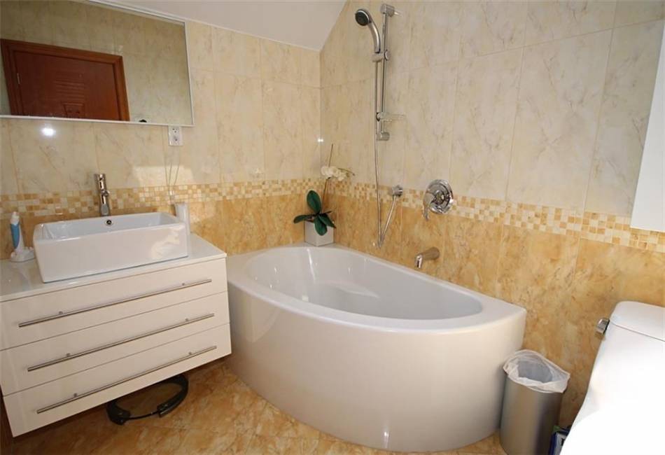 164 Oxford Street, Brooklyn, New York 11235, 3 Bedrooms Bedrooms, ,4 BathroomsBathrooms,Residential,For Sale,Oxford,492496