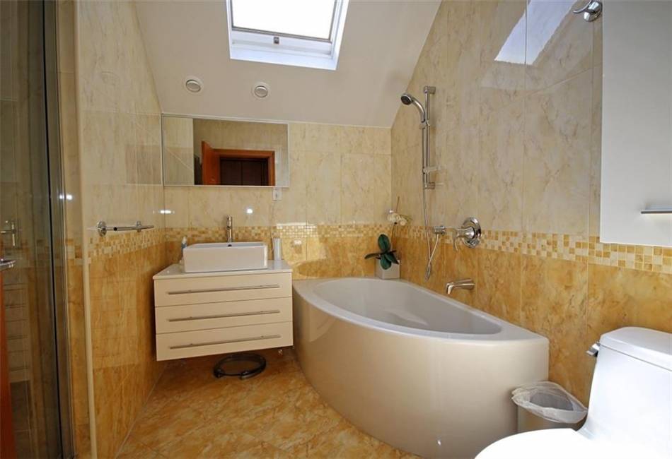 164 Oxford Street, Brooklyn, New York 11235, 3 Bedrooms Bedrooms, ,4 BathroomsBathrooms,Residential,For Sale,Oxford,492496
