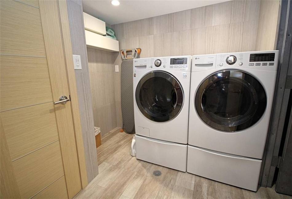 164 Oxford Street, Brooklyn, New York 11235, 3 Bedrooms Bedrooms, ,4 BathroomsBathrooms,Residential,For Sale,Oxford,492496