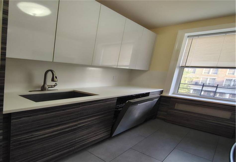 2195 22nd Street, Brooklyn, New York 11229, 2 Bedrooms Bedrooms, ,1 BathroomBathrooms,Residential,For Sale,22nd,492506