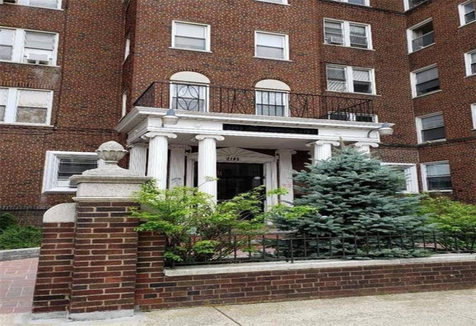2195 22nd Street, Brooklyn, New York 11229, 2 Bedrooms Bedrooms, ,1 BathroomBathrooms,Residential,For Sale,22nd,492506
