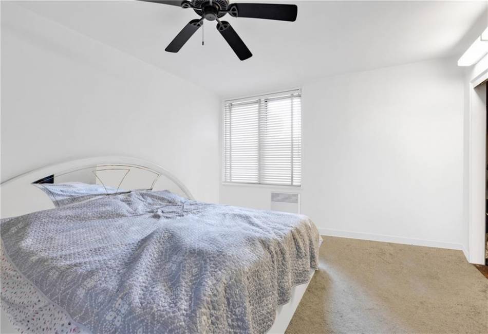 2580 Ocean Parkway, Brooklyn, New York 11235, 2 Bedrooms Bedrooms, ,1 BathroomBathrooms,Residential,For Sale,Ocean,492514