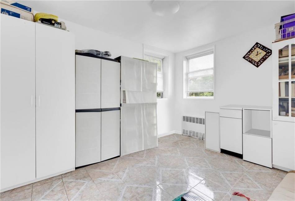 2580 Ocean Parkway, Brooklyn, New York 11235, 2 Bedrooms Bedrooms, ,1 BathroomBathrooms,Residential,For Sale,Ocean,492514