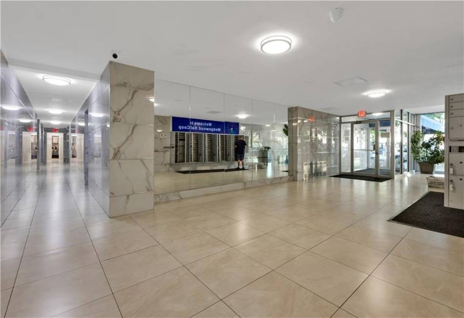 2580 Ocean Parkway, Brooklyn, New York 11235, 2 Bedrooms Bedrooms, ,1 BathroomBathrooms,Residential,For Sale,Ocean,492514