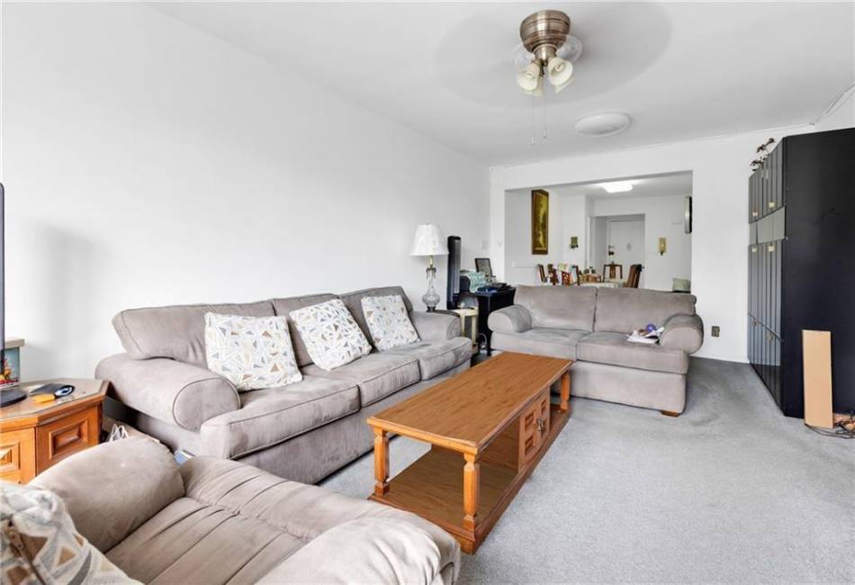 2580 Ocean Parkway, Brooklyn, New York 11235, 2 Bedrooms Bedrooms, ,1 BathroomBathrooms,Residential,For Sale,Ocean,492514