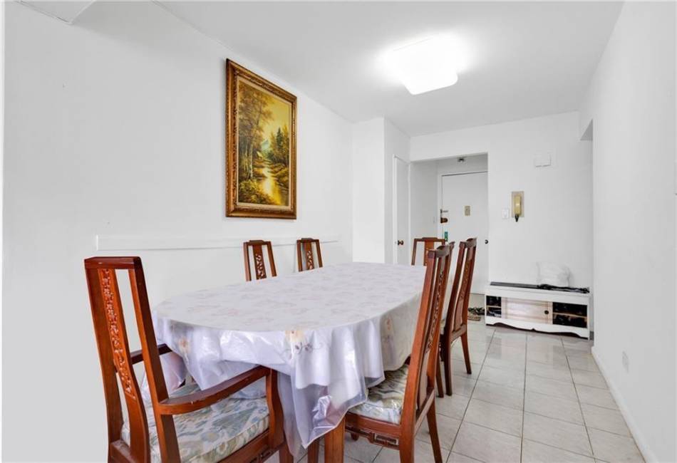 2580 Ocean Parkway, Brooklyn, New York 11235, 2 Bedrooms Bedrooms, ,1 BathroomBathrooms,Residential,For Sale,Ocean,492514