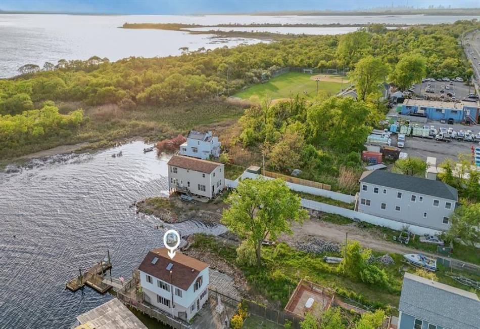 331 Cross Bay Boulevard, Broad Channel, New York 116393, 2 Bedrooms Bedrooms, ,2 BathroomsBathrooms,Residential,For Sale,Cross Bay,492335