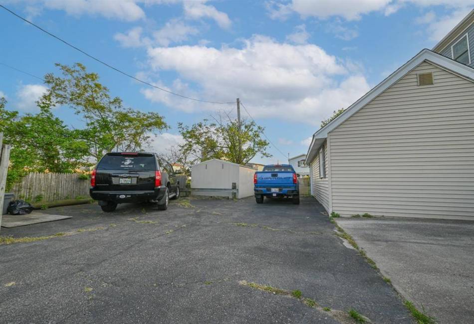 331 Cross Bay Boulevard, Broad Channel, New York 116393, 2 Bedrooms Bedrooms, ,2 BathroomsBathrooms,Residential,For Sale,Cross Bay,492335