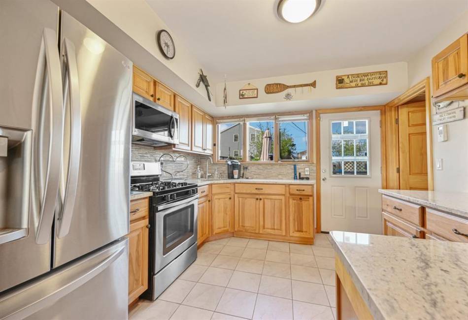 331 Cross Bay Boulevard, Broad Channel, New York 116393, 2 Bedrooms Bedrooms, ,2 BathroomsBathrooms,Residential,For Sale,Cross Bay,492335