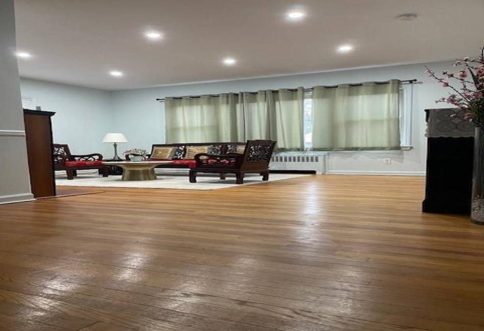1669 Holly Street, Baldwin, New York 11510, 3 Bedrooms Bedrooms, ,2 BathroomsBathrooms,Residential,For Sale,Holly,492510