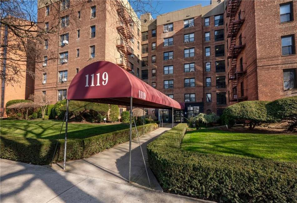 1119 Ocean Parkway, Brooklyn, New York 11230, 1 Bedroom Bedrooms, ,1 BathroomBathrooms,Residential,For Sale,Ocean,492515