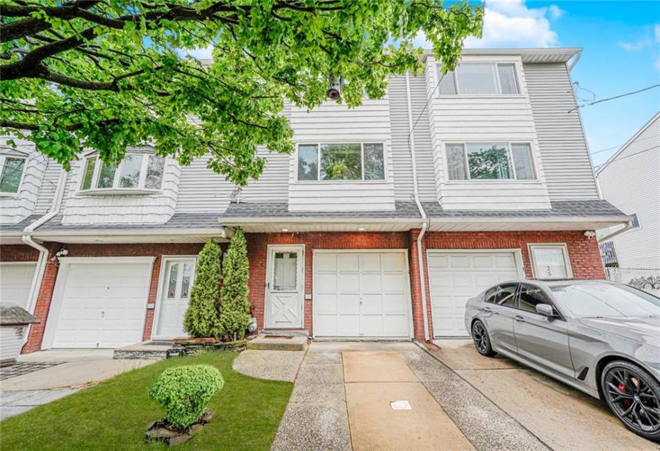 27 Frederick Street, Staten Island, New York 10314, 3 Bedrooms Bedrooms, ,2 BathroomsBathrooms,Residential,For Sale,Frederick,492517