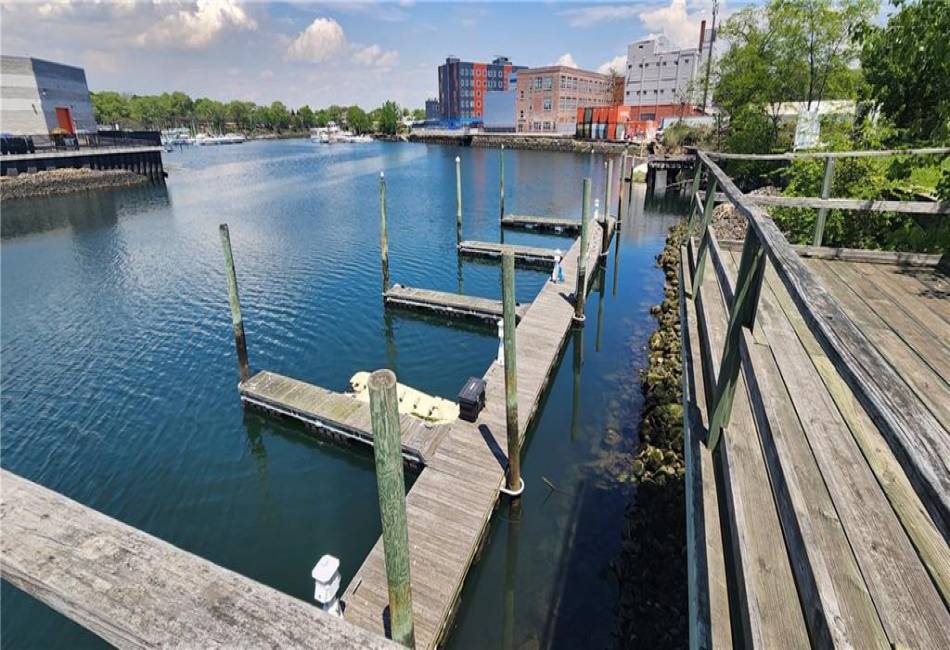 31 Bell Point Drive, Brooklyn, New York 11234, 5 Bedrooms Bedrooms, ,4 BathroomsBathrooms,Residential,For Sale,Bell Point,492522