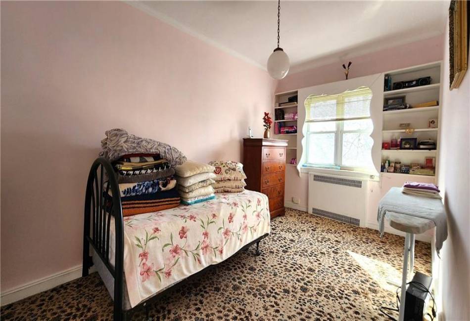 4400 Bedford Avenue, Brooklyn, New York 11229, 2 Bedrooms Bedrooms, ,3 BathroomsBathrooms,Residential,For Sale,Bedford,488856