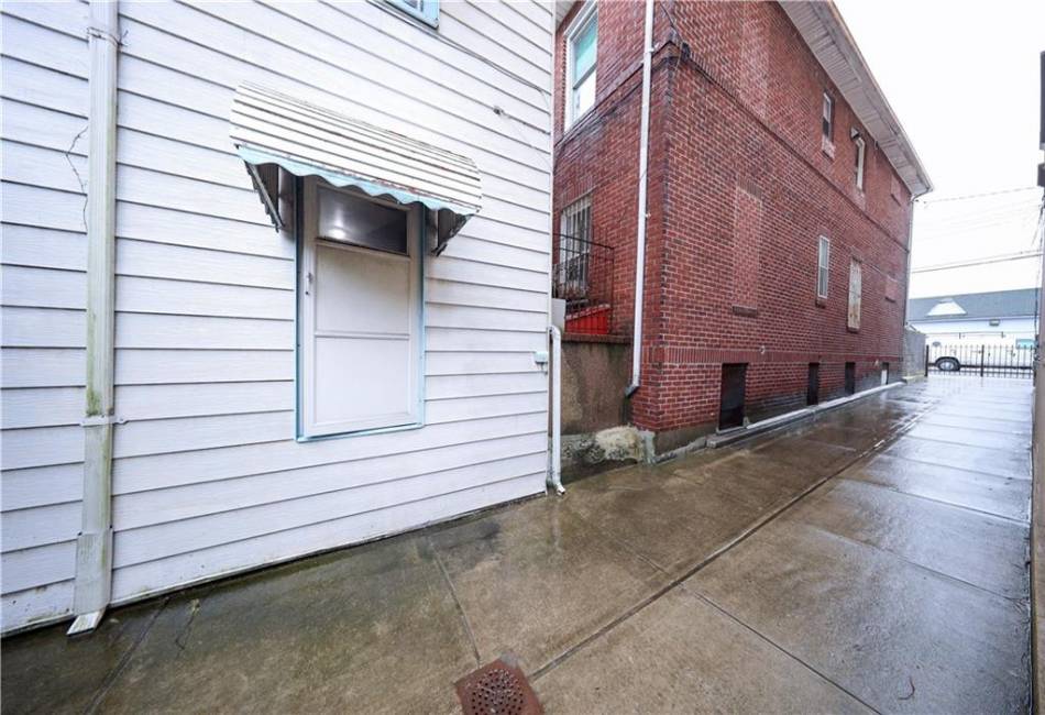 2459 Bath Avenue, Brooklyn, New York 11214, 3 Bedrooms Bedrooms, ,2 BathroomsBathrooms,Residential,For Sale,Bath,492511