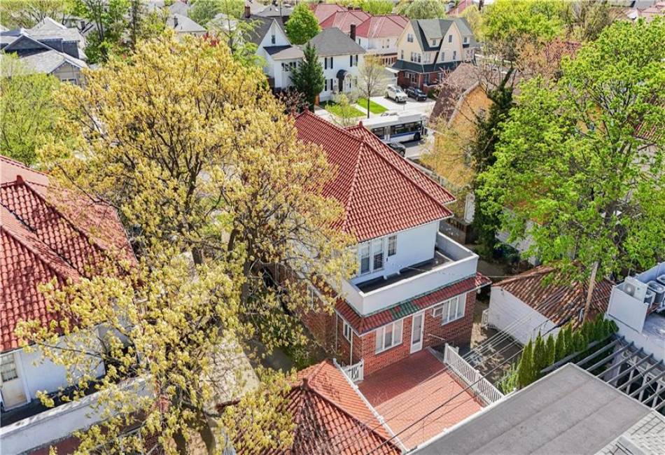 3098 Bedford Avenue, Brooklyn, New York 11210, 4 Bedrooms Bedrooms, ,4 BathroomsBathrooms,Residential,For Sale,Bedford,492513