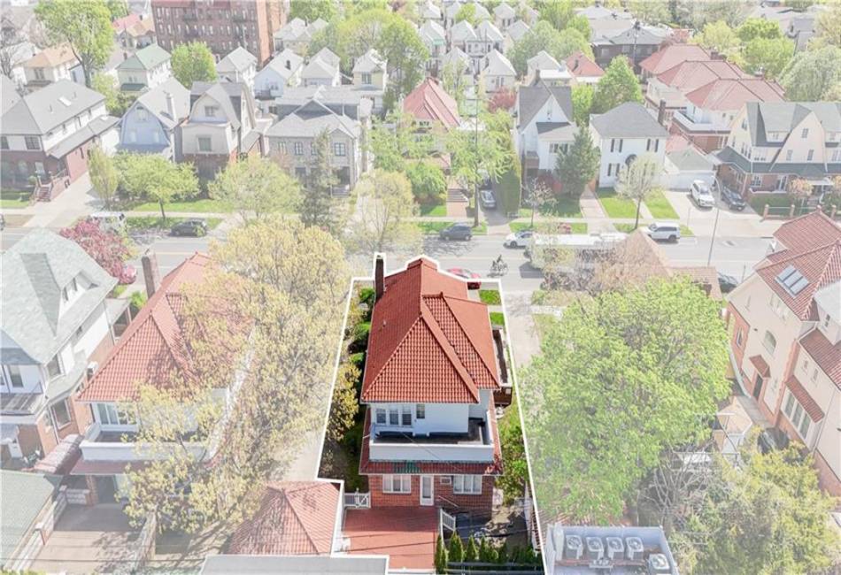 3098 Bedford Avenue, Brooklyn, New York 11210, 4 Bedrooms Bedrooms, ,4 BathroomsBathrooms,Residential,For Sale,Bedford,492513