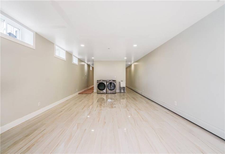 205 Dahlgren Place, Brooklyn, New York 11228, 6 Bedrooms Bedrooms, ,5 BathroomsBathrooms,Residential,For Sale,Dahlgren,492533