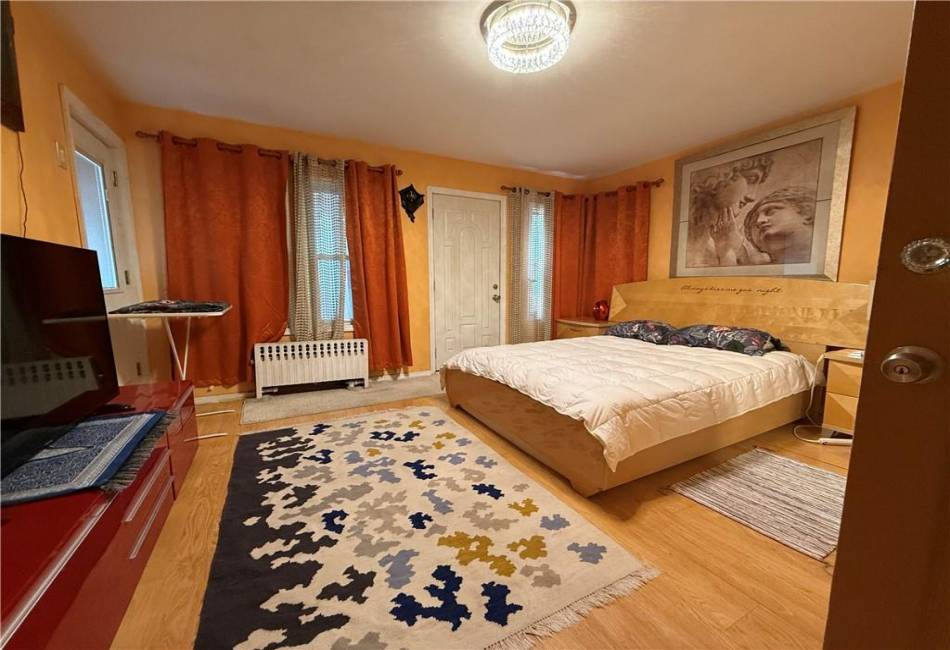 1120 Banner Avenue, Brooklyn, New York 11235, 2 Bedrooms Bedrooms, ,2 BathroomsBathrooms,Residential,For Sale,Banner,492534