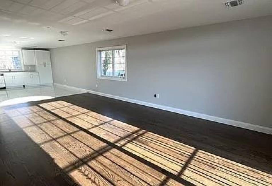 37 Creston Place, Staten Island, New York 10304, 3 Bedrooms Bedrooms, ,2 BathroomsBathrooms,Rental,For Sale,Creston,492537