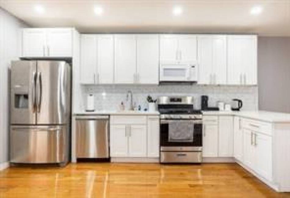 107 Utica Avenue, Brooklyn, New York 11213, 5 Bedrooms Bedrooms, ,5 BathroomsBathrooms,Residential,For Sale,Utica,492543
