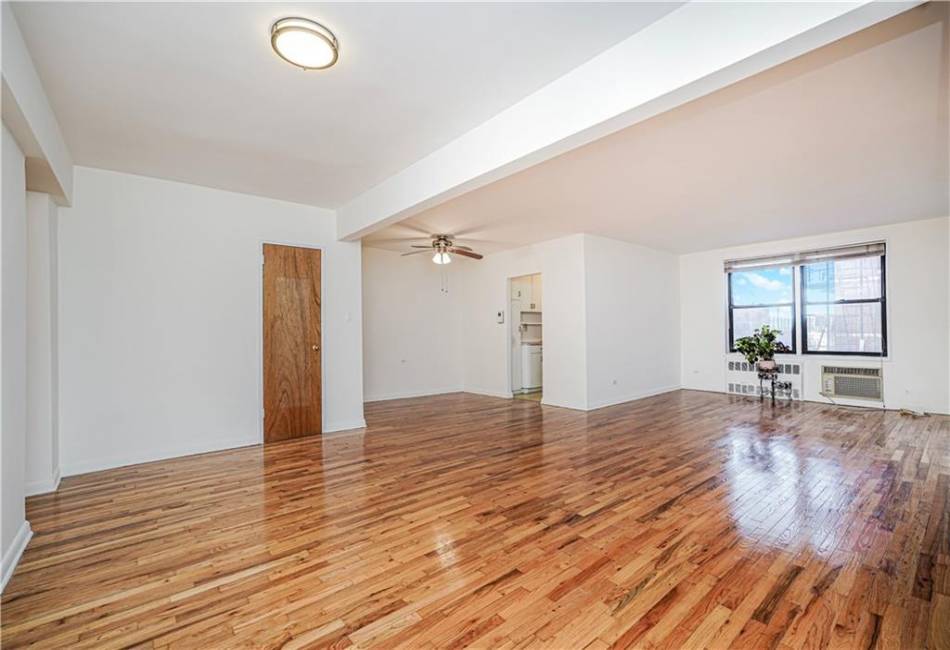 3101 Ocean Parkway, Brooklyn, New York 11235, 1 Bedroom Bedrooms, ,1 BathroomBathrooms,Residential,For Sale,Ocean,492544