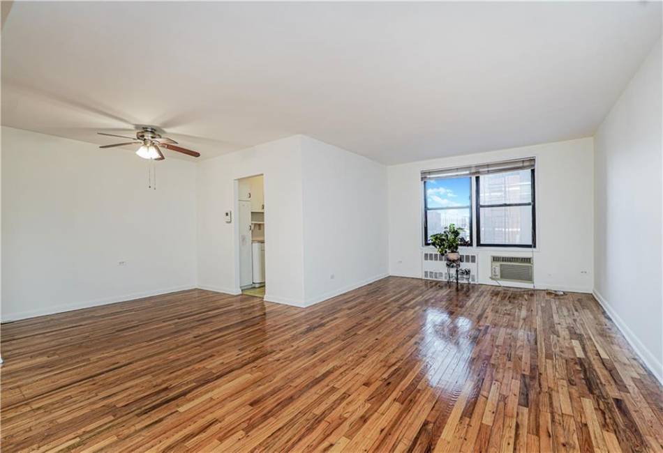 3101 Ocean Parkway, Brooklyn, New York 11235, 1 Bedroom Bedrooms, ,1 BathroomBathrooms,Residential,For Sale,Ocean,492544