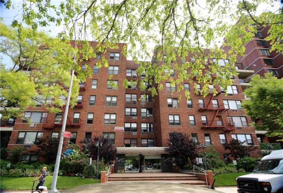 3101 Ocean Parkway, Brooklyn, New York 11235, 1 Bedroom Bedrooms, ,1 BathroomBathrooms,Residential,For Sale,Ocean,492544