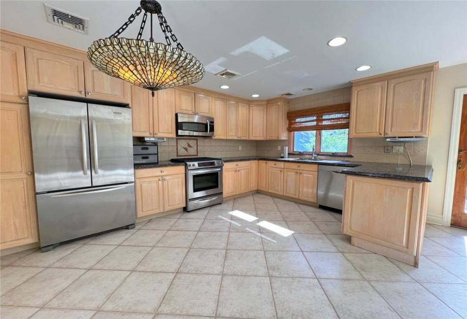 526 Yetman Avenue, Staten Island, New York 10307, 4 Bedrooms Bedrooms, ,4 BathroomsBathrooms,Residential,For Sale,Yetman,492491
