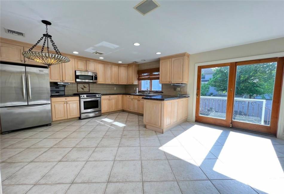 526 Yetman Avenue, Staten Island, New York 10307, 4 Bedrooms Bedrooms, ,4 BathroomsBathrooms,Residential,For Sale,Yetman,492491