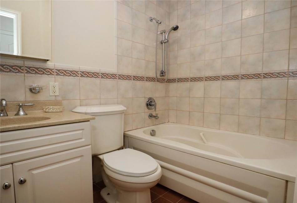 526 Yetman Avenue, Staten Island, New York 10307, 4 Bedrooms Bedrooms, ,4 BathroomsBathrooms,Residential,For Sale,Yetman,492491