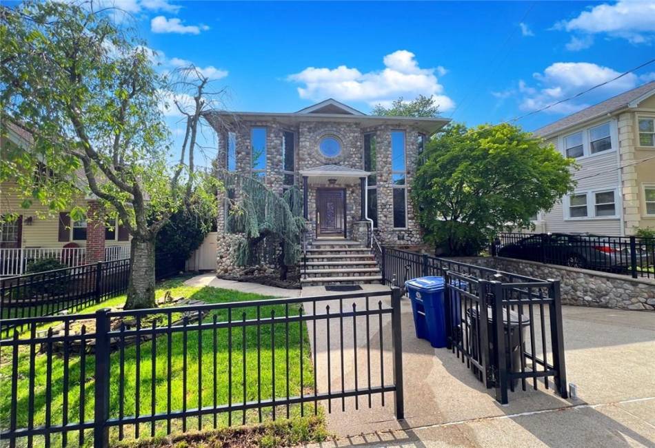 526 Yetman Avenue, Staten Island, New York 10307, 4 Bedrooms Bedrooms, ,4 BathroomsBathrooms,Residential,For Sale,Yetman,492491