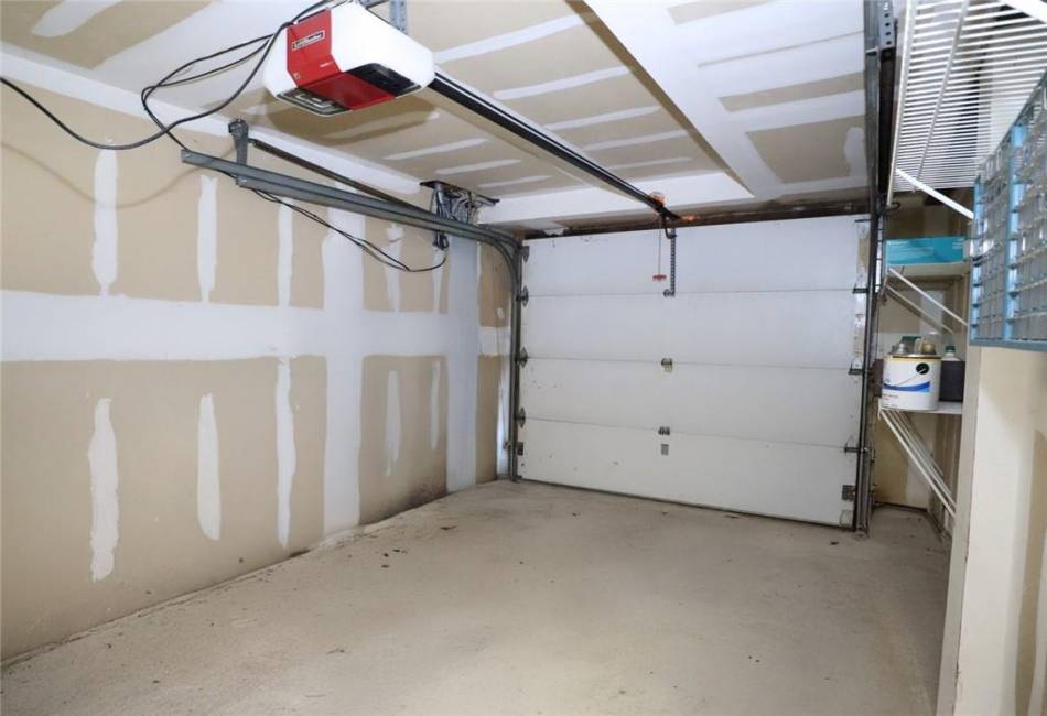 526 Yetman Avenue, Staten Island, New York 10307, 4 Bedrooms Bedrooms, ,4 BathroomsBathrooms,Residential,For Sale,Yetman,492491