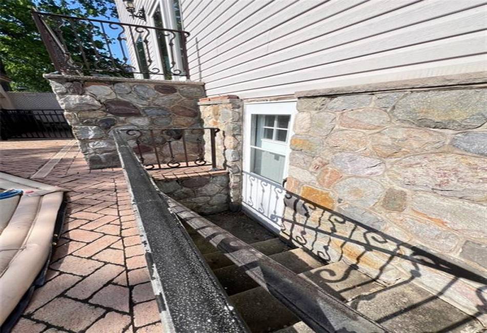 526 Yetman Avenue, Staten Island, New York 10307, 4 Bedrooms Bedrooms, ,4 BathroomsBathrooms,Residential,For Sale,Yetman,492491
