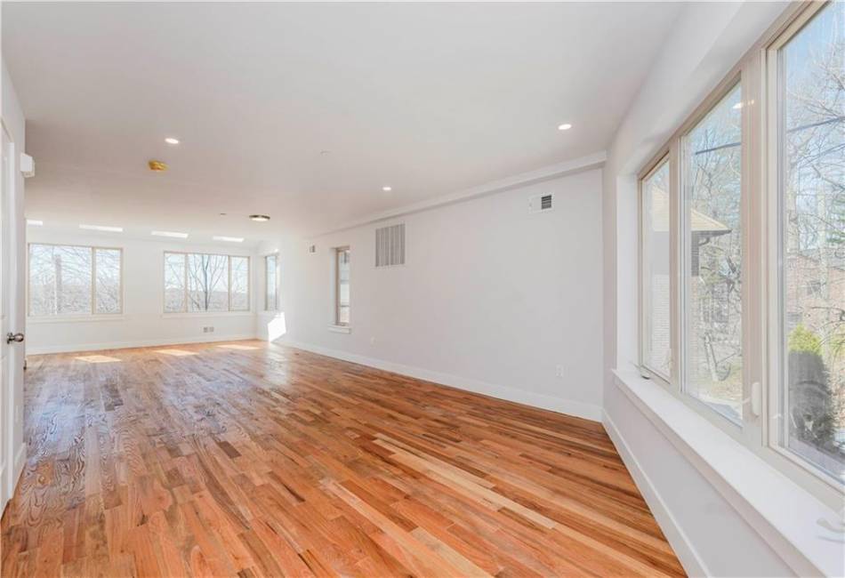 12 Ridge Court, Staten Island, New York 10301, 3 Bedrooms Bedrooms, ,5 BathroomsBathrooms,Residential,For Sale,Ridge,492497