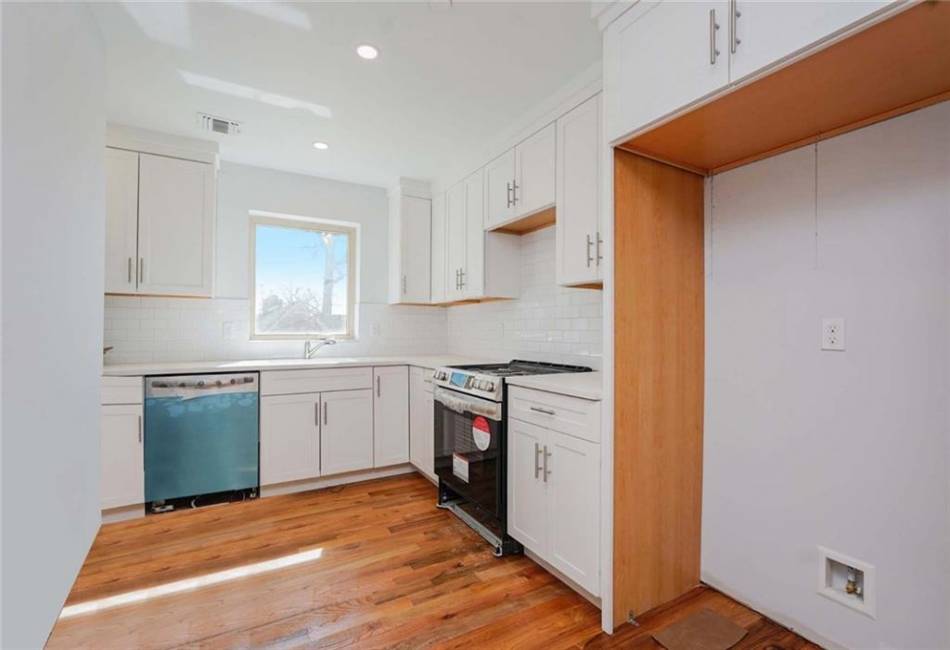 12 Ridge Court, Staten Island, New York 10301, 3 Bedrooms Bedrooms, ,5 BathroomsBathrooms,Residential,For Sale,Ridge,492497