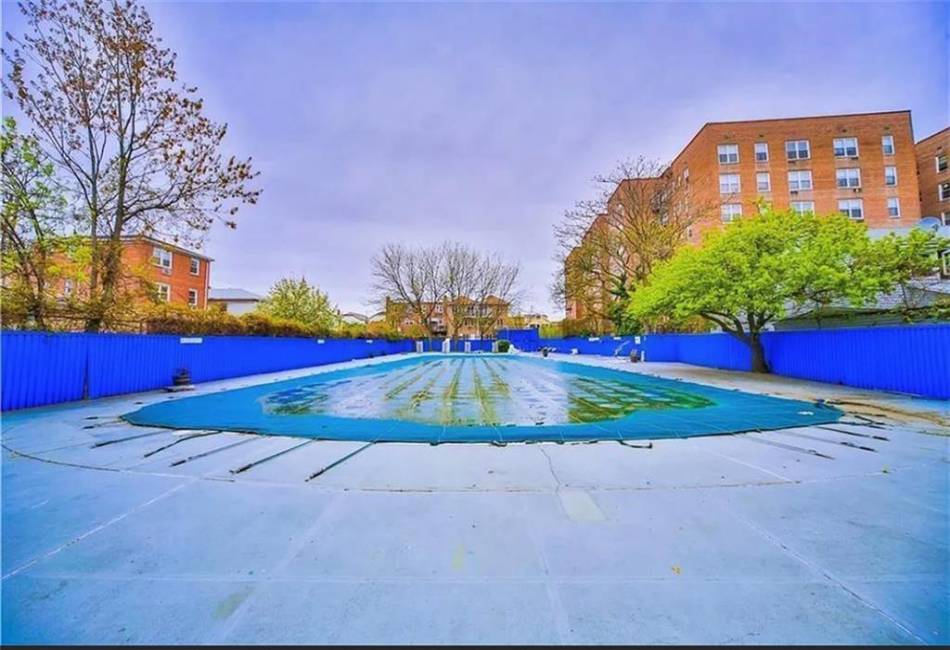 2546 13th Street, Brooklyn, New York 11235, 2 Bedrooms Bedrooms, ,1 BathroomBathrooms,Residential,For Sale,13th,492548