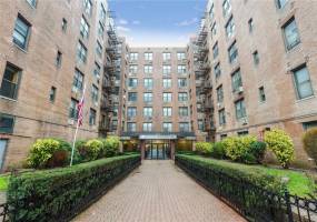 2546 13th Street, Brooklyn, New York 11235, 2 Bedrooms Bedrooms, ,1 BathroomBathrooms,Residential,For Sale,13th,492548