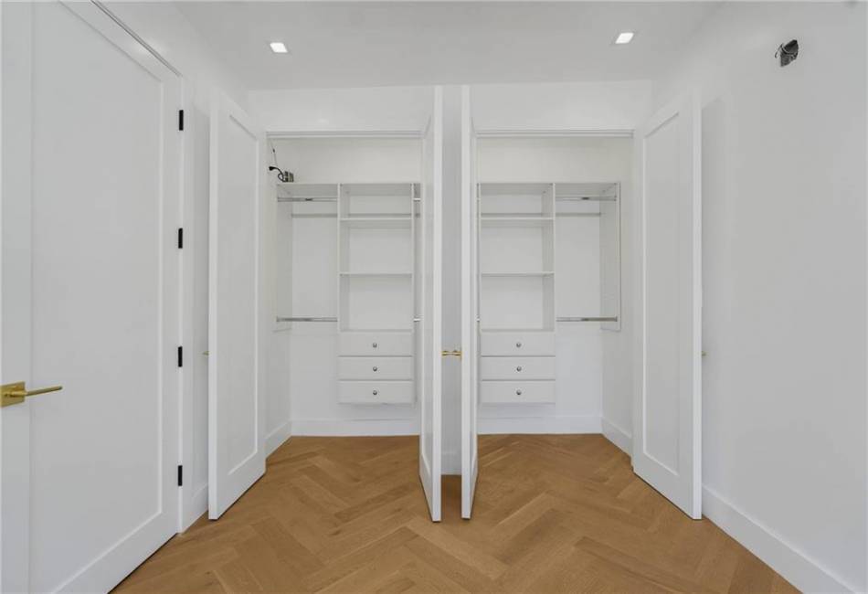 728 Avenue P, Brooklyn, New York 11223, 6 Bedrooms Bedrooms, ,6 BathroomsBathrooms,Residential,For Sale,Avenue P,492342