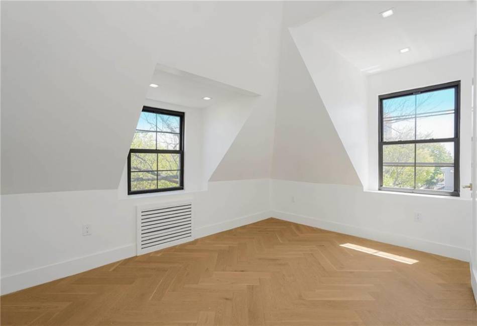 728 Avenue P, Brooklyn, New York 11223, 6 Bedrooms Bedrooms, ,6 BathroomsBathrooms,Residential,For Sale,Avenue P,492342