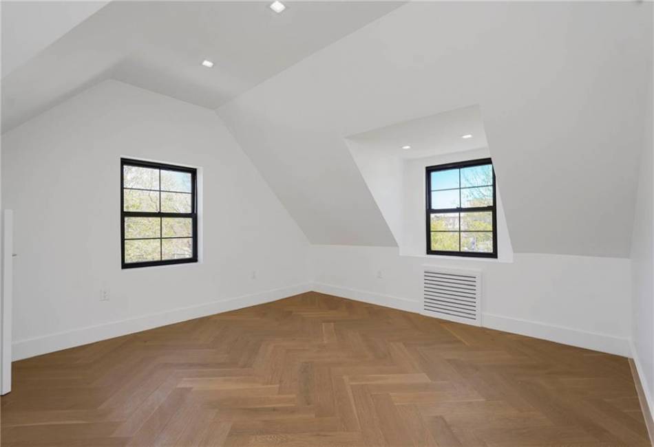 728 Avenue P, Brooklyn, New York 11223, 6 Bedrooms Bedrooms, ,6 BathroomsBathrooms,Residential,For Sale,Avenue P,492342