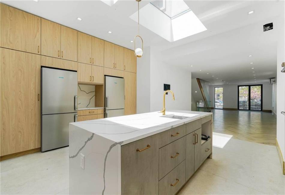 728 Avenue P, Brooklyn, New York 11223, 6 Bedrooms Bedrooms, ,6 BathroomsBathrooms,Residential,For Sale,Avenue P,492342