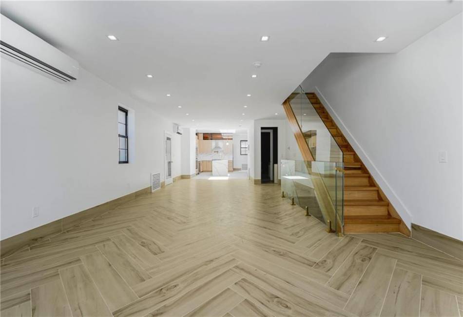 728 Avenue P, Brooklyn, New York 11223, 6 Bedrooms Bedrooms, ,6 BathroomsBathrooms,Residential,For Sale,Avenue P,492342