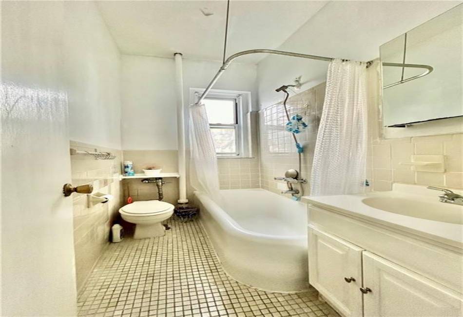 1953 65th Street, Brooklyn, New York 11204, 1 Bedroom Bedrooms, ,1 BathroomBathrooms,Residential,For Sale,65th,492467