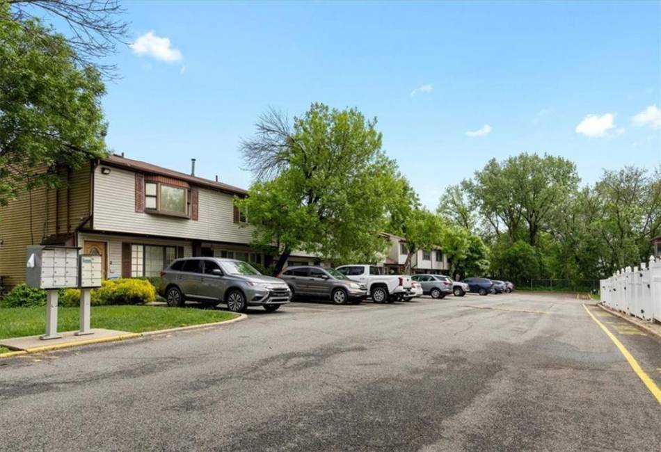 1942 Arthur Kill Road, Staten Island, New York 10312, 2 Bedrooms Bedrooms, ,2 BathroomsBathrooms,Residential,For Sale,Arthur Kill,492539