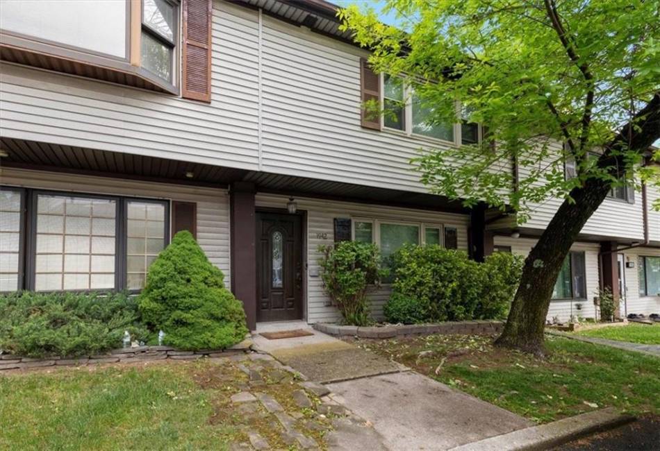1942 Arthur Kill Road, Staten Island, New York 10312, 2 Bedrooms Bedrooms, ,2 BathroomsBathrooms,Residential,For Sale,Arthur Kill,492539