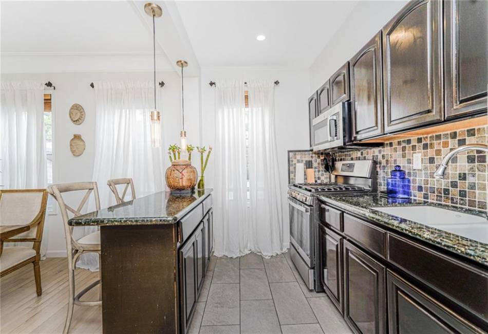 138 Wakeman Place, Brooklyn, New York 11220, 3 Bedrooms Bedrooms, ,2 BathroomsBathrooms,Residential,For Sale,Wakeman,492554